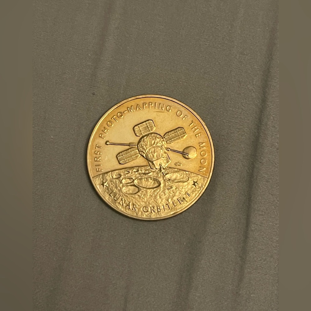 1966 Lunar Orbiter First Photo Mapping of The Moon Solid Bronze Coin